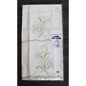 Vintage White Applique Embroidered Pillowcases NOS Heritage Cottagecore